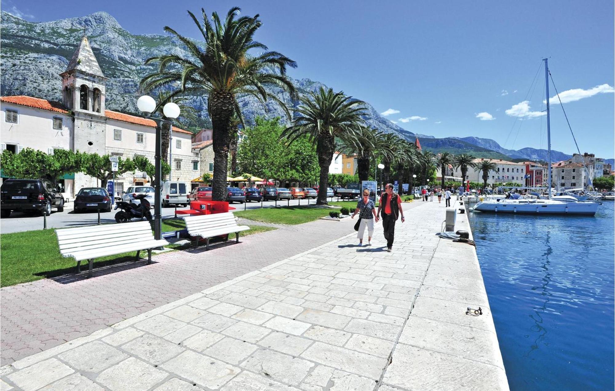 1 Bedroom Stunning Apartment In Makarska Buitenkant foto
